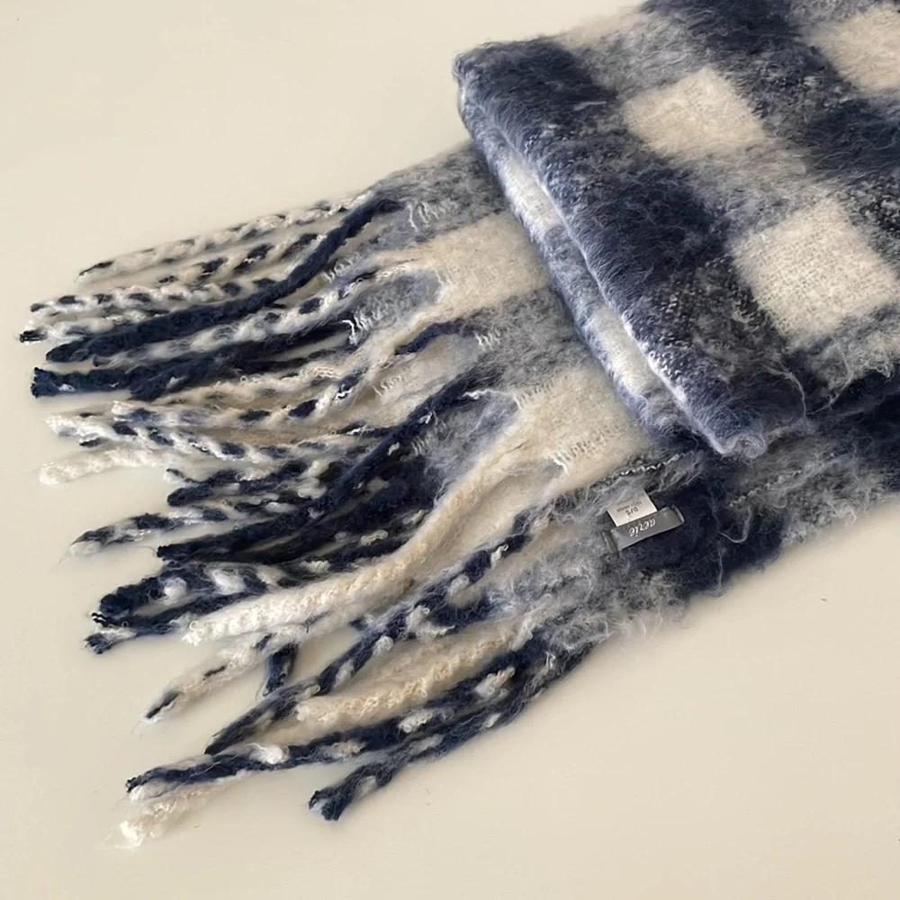 aerie furry distressed